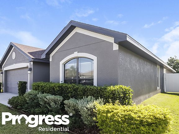 3rd image of 12216 Avondale Oak Pl