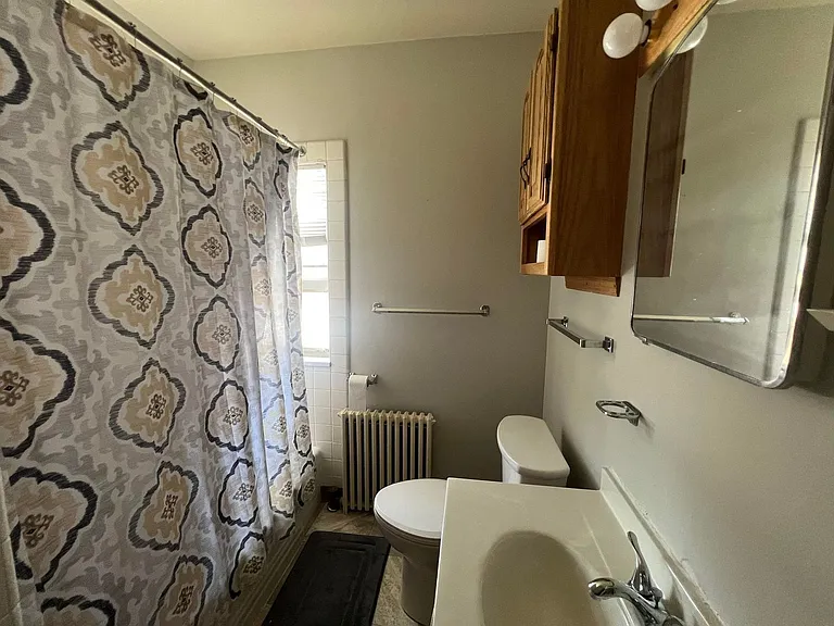 600 E 21st St #4 — Photo 11