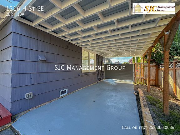 3rd image of 1316 H St SE