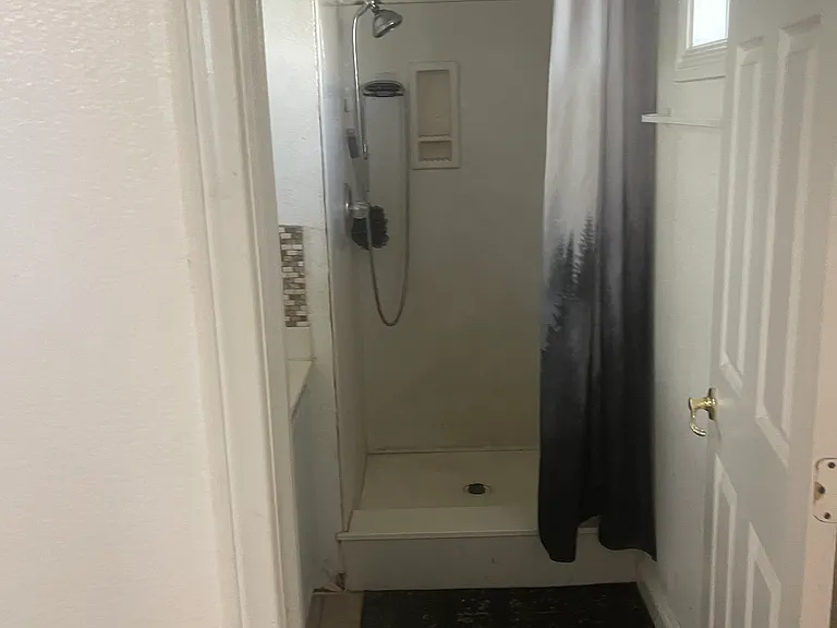 117 Rosemeade St — Photo 1