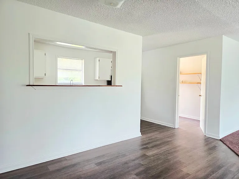 6331 Siers St #B — Photo 2