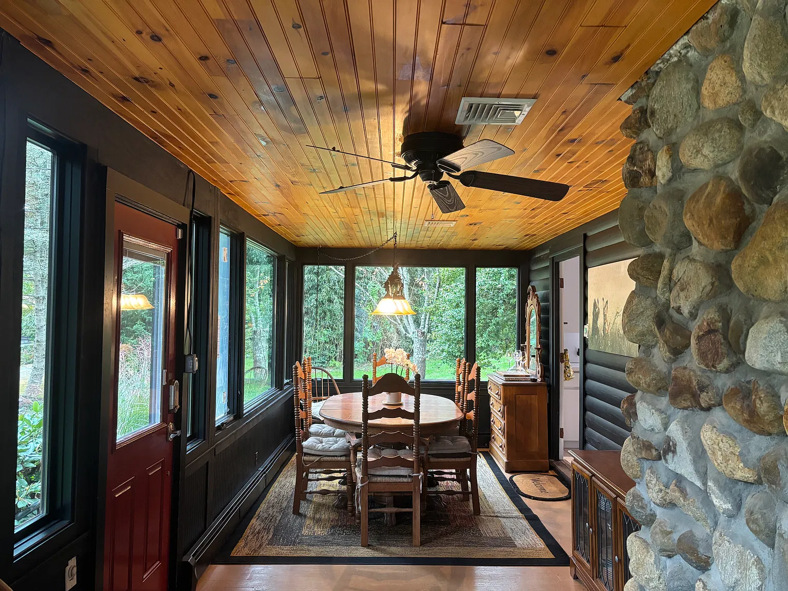 4 bed, 2200 sqft, $3,900 — Photo 4