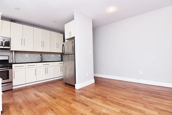 Rented by Bohemia Realty Group | media 4