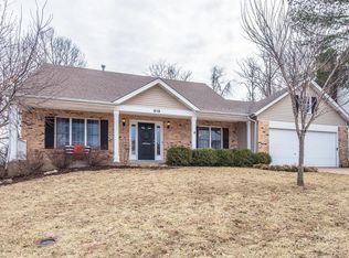 812 Le Maisson Dr, Saint Louis, MO 63135