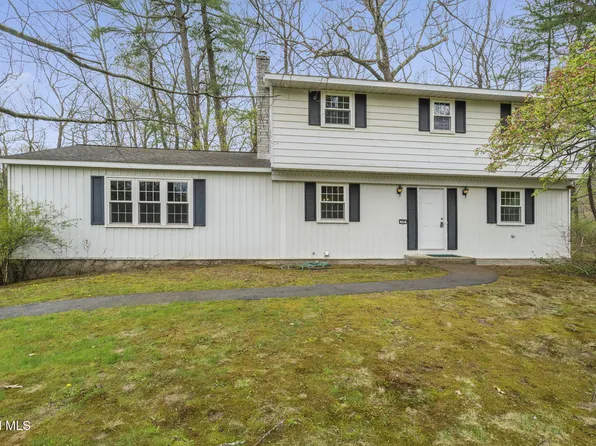 19 Glenwood Drive, Ballston Lake, NY 12019