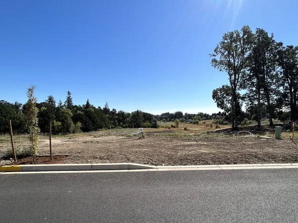 2868 NW Pinot Noir Dr #22, McMinnville, OR 97128