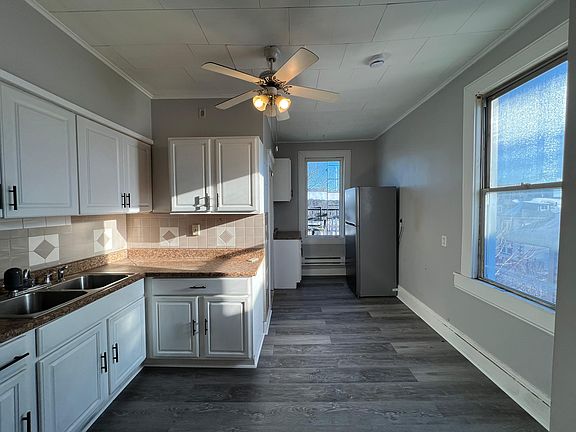 2nd image of 32 Clerk St #3R