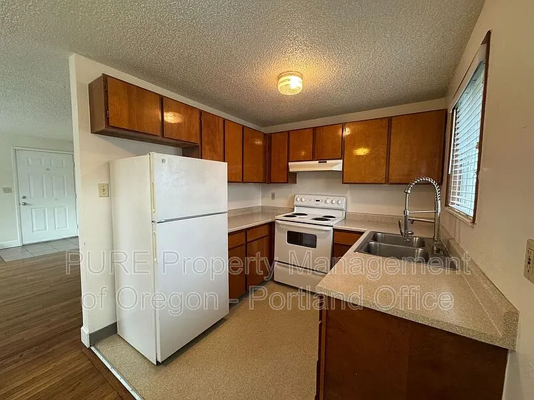 307 N Mason St — Photo 7