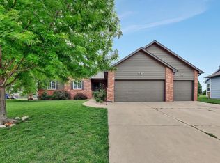1644 W Firefly St, Haysville, KS 67060