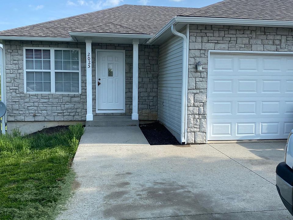 2025 Hidden Valley Ct Tonganoxie KS Zillow