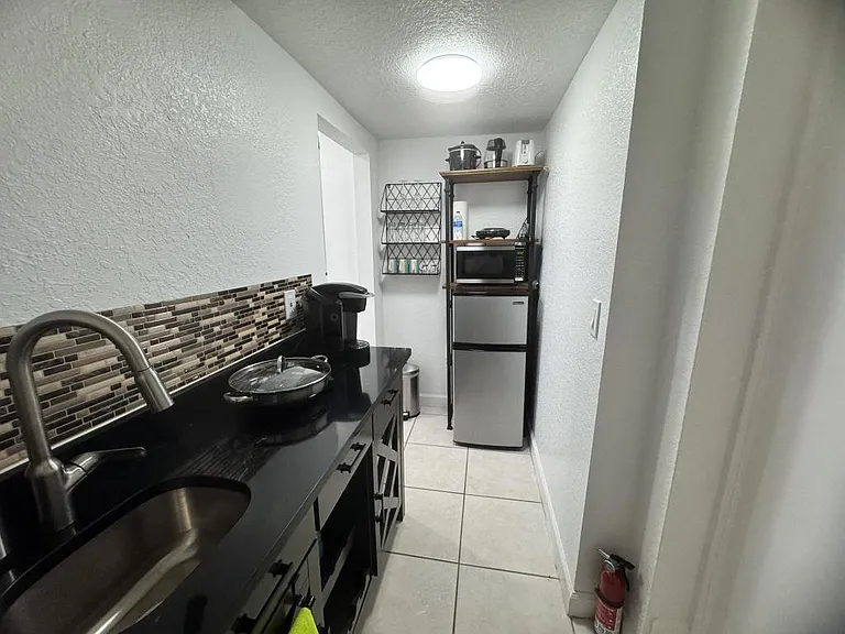 4308 W North A St — Photo 12