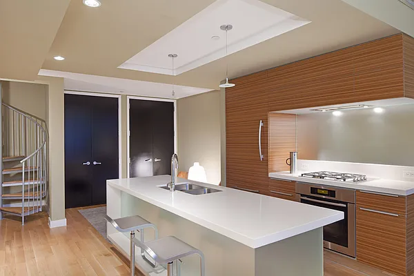 Sold by aptsandlofts.com | media 11