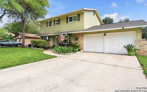2nd image of 808 Pecan Dr
