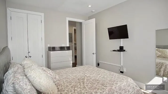 Rented by BRICK & GALO REALTY CORP | media 10