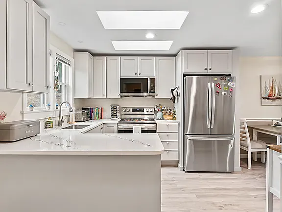618 Gurnet Rd — Photo 12