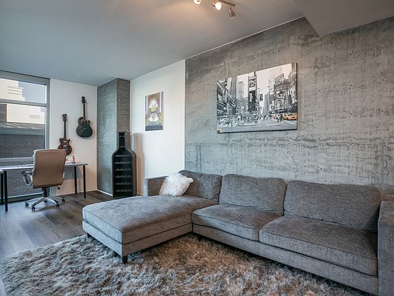 4th image of 800 The Mark Ln Unit 303