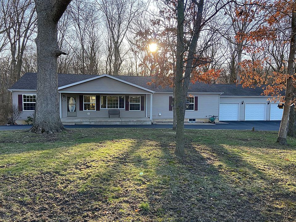 4272 Forest Pkwy