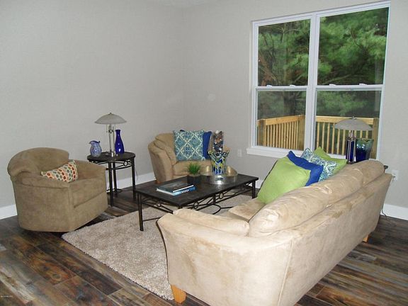 5th image of 1470 Lawncrest Ct NE