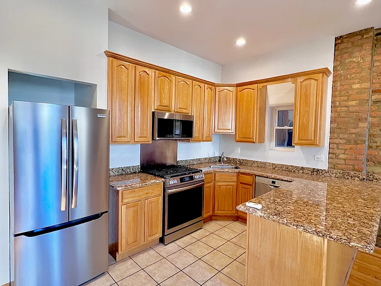 1639 W 21st Pl #1 — Photo 3