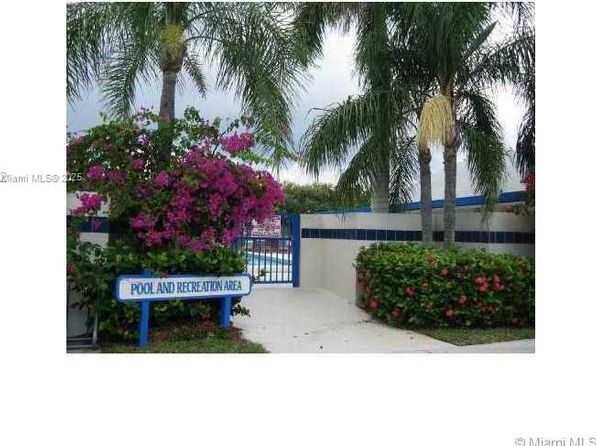 5201 SW 31st Ave APT 225