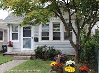 25 Essex St, Middletown, NJ 07748