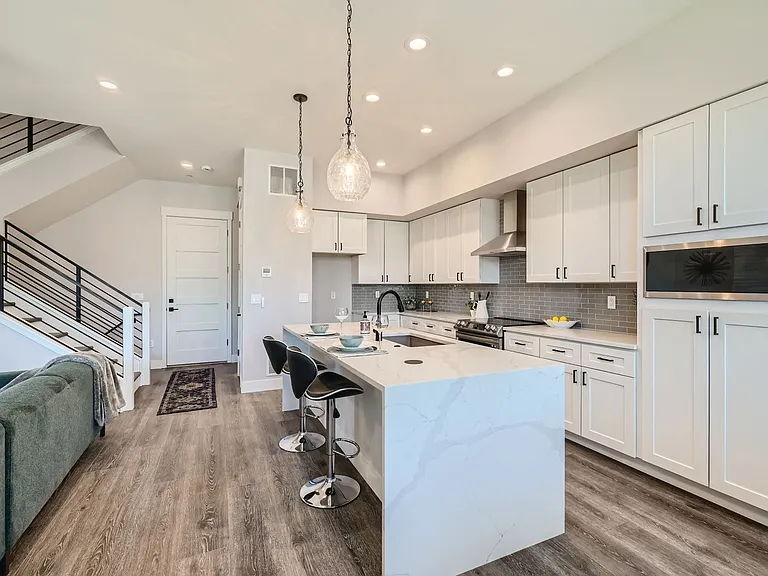 567 Canary Ln — Photo 4
