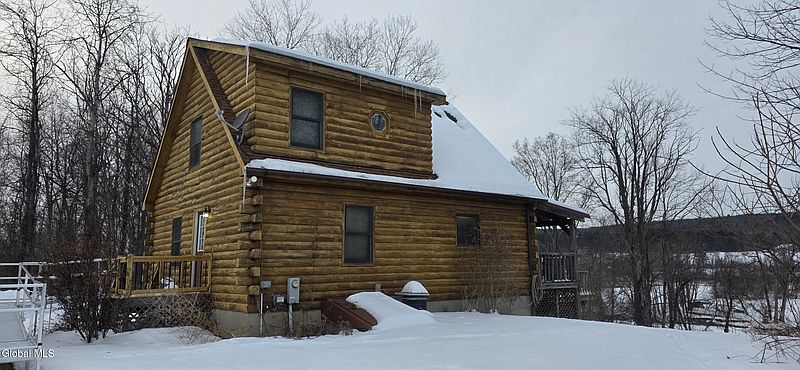 3rd image of 1672 Creek Road