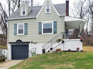 1145 Cloverfield Dr, Pittsburgh, PA 15227