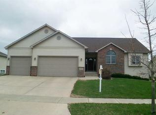 406 Skyview Dr, Waunakee, WI 53597
