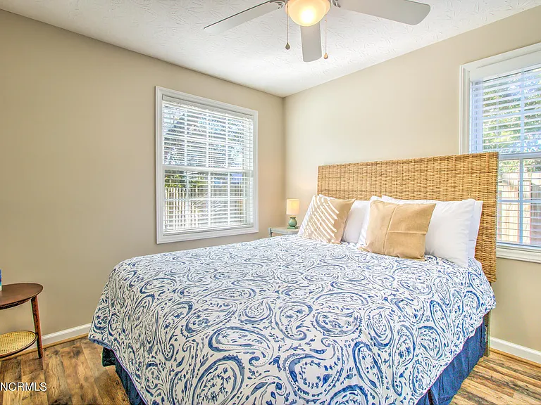205 Florence Ave #4 — Photo 16
