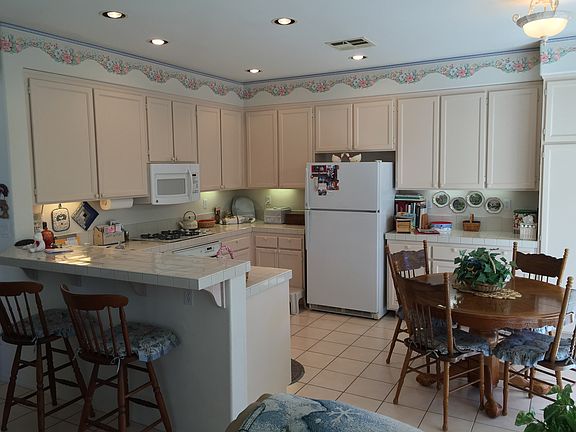 4th image of 420 Peachtree Ct