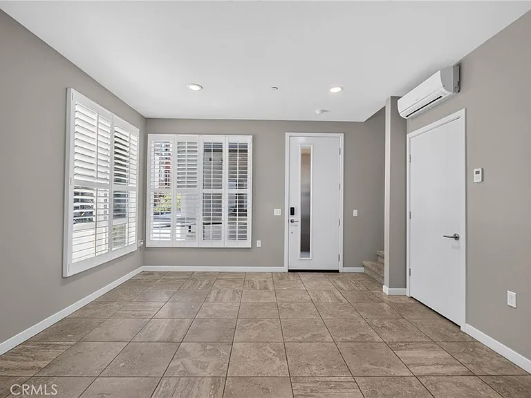 821 Brickyard Ln — Photo 6
