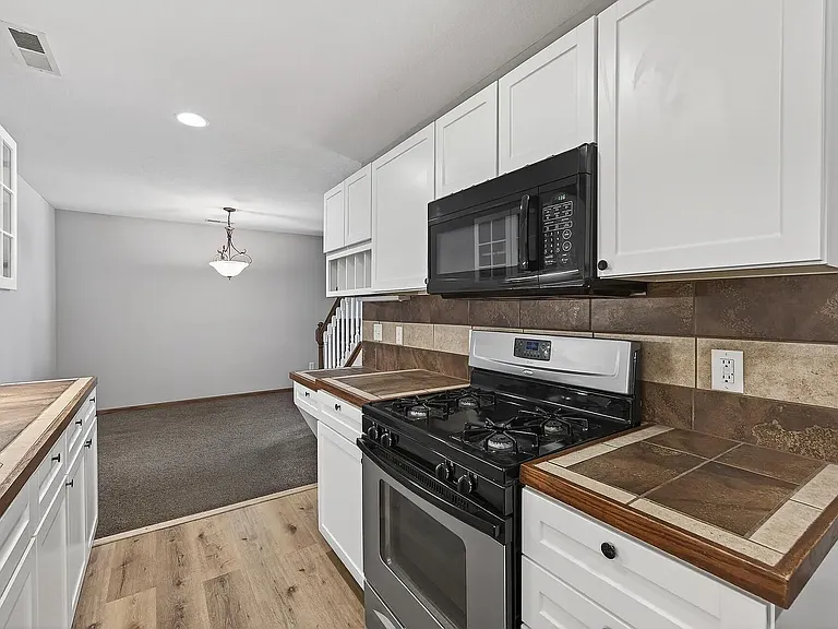 21126 Belgian Ln — Photo 2