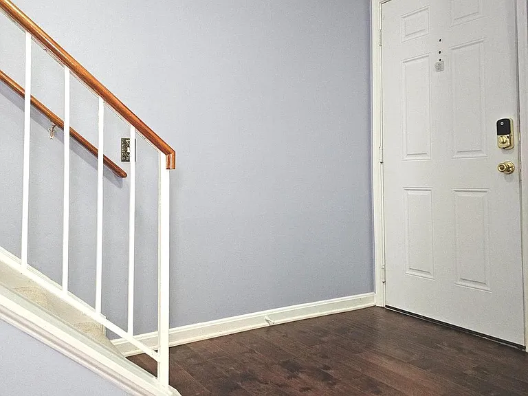 8202 Catbird Cir #202 — Photo 2