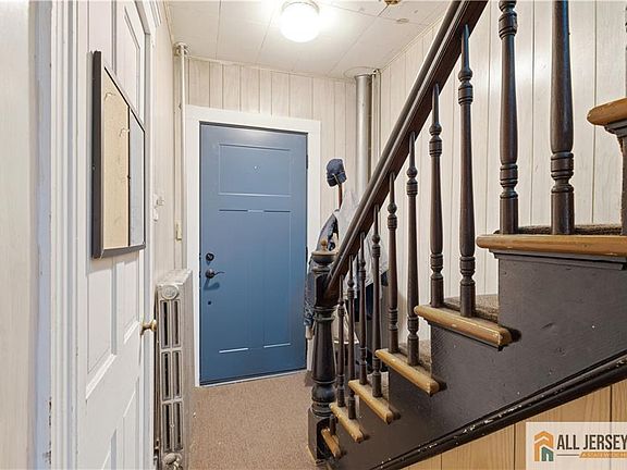 4th image of 131 Jones Ave