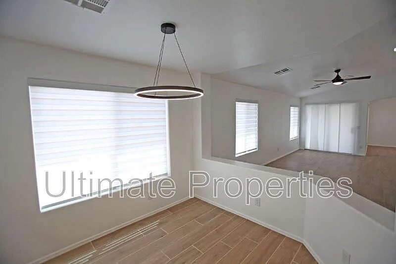 3 bed, 2.0 bath, 1574 sqft, $2,395 — Photo 3