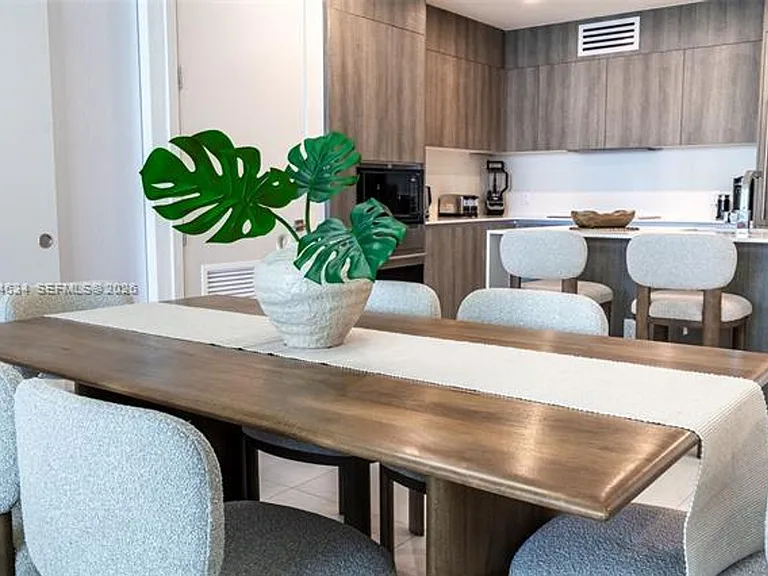17550 Collins Ave #CU-703 — Photo 7
