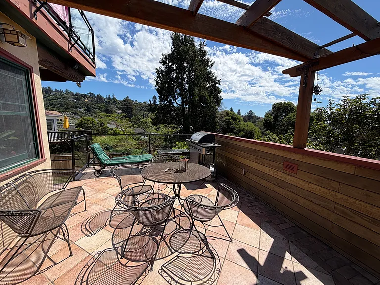 325 Berkeley Park Blvd — Photo 14