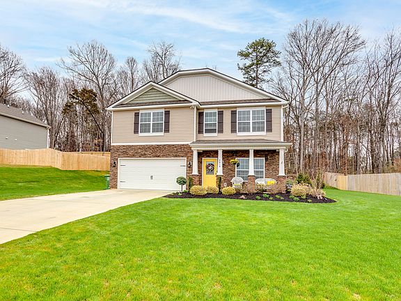 2nd image of 4818 Birchcrest Ln