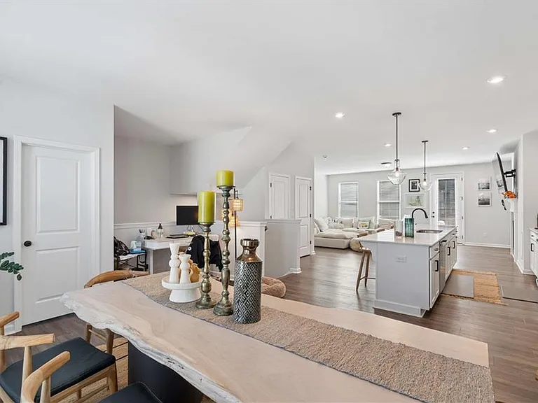 383 Skylar Way SE — Photo 11