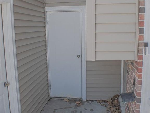 4th image of 5542 S 42nd Street Ct