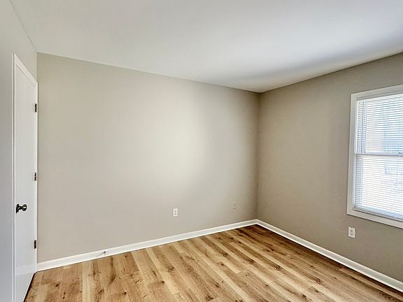 2nd image of 510 Holladay Dr #502