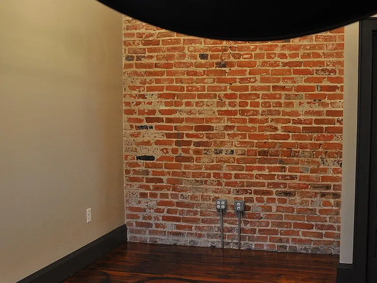 530 Craghead St #204 — Photo 20