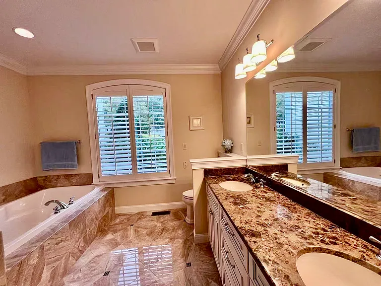 17 Ivana Dr #17 — Photo 9