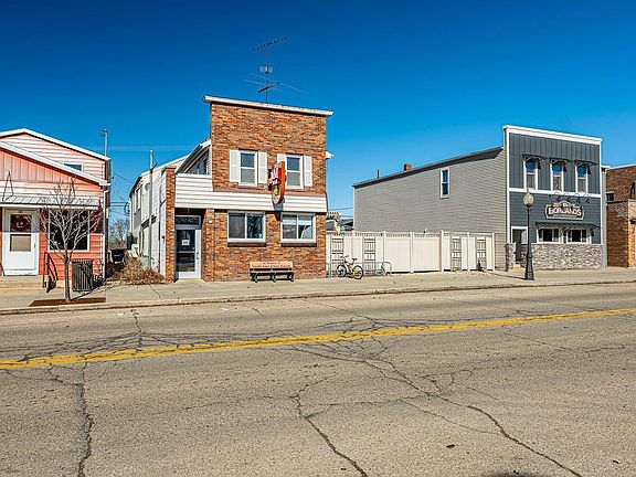 3rd image of 127 W Main St