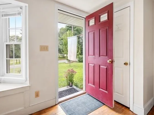 7 West St, Kingston, MA 02364