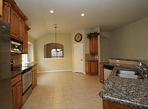 4th image of 1114 Grace Dr