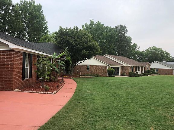 3rd image of 520 Wessex Dr
