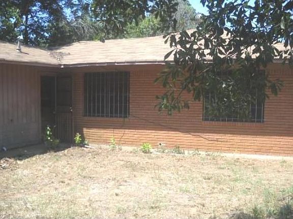 2nd image of 3825 Oakcrest St