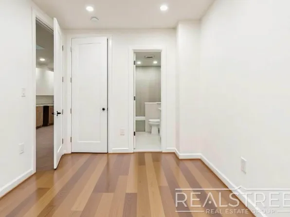 375 Madison Street image 4 of 6